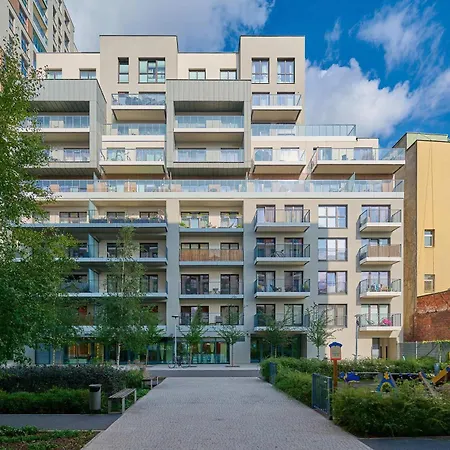 Stylish With Underground Parking And A Perfect Location By Renters *