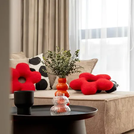 Stylish With Underground Parking And A Perfect Location By Renters شقة *